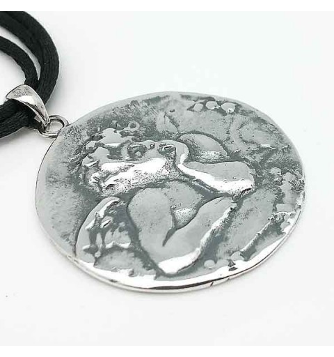 Cherub pendant in silver