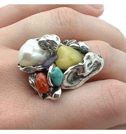Ring silver and stones