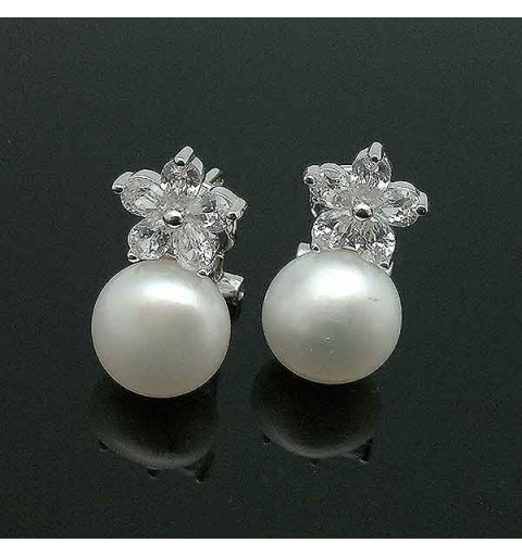 Pearl earrings, omega clasp