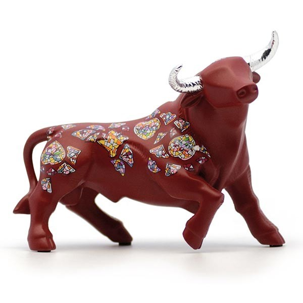 Bull, red color