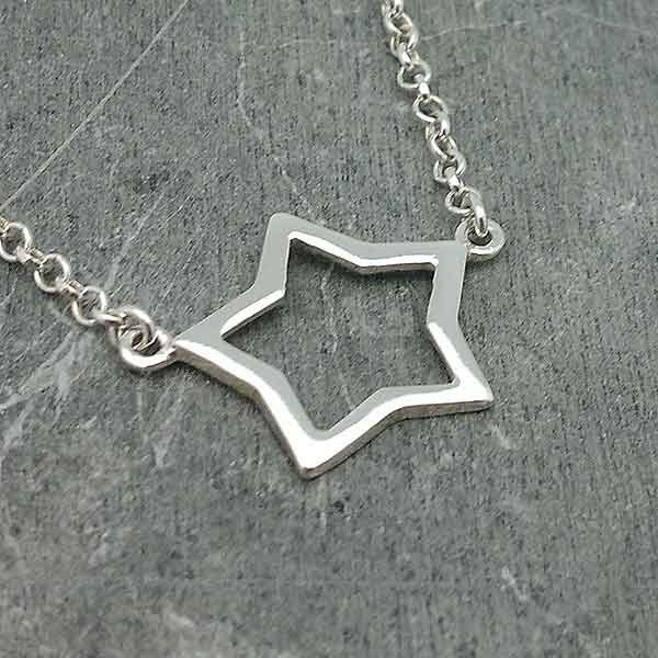 Stitched star choker