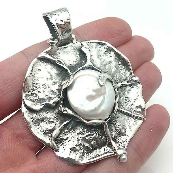 Silver pendant and cultured pearl