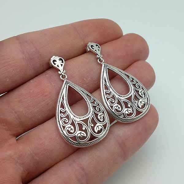 Openwork silver earrings