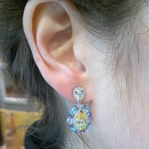 Teardrop zirconia earrings