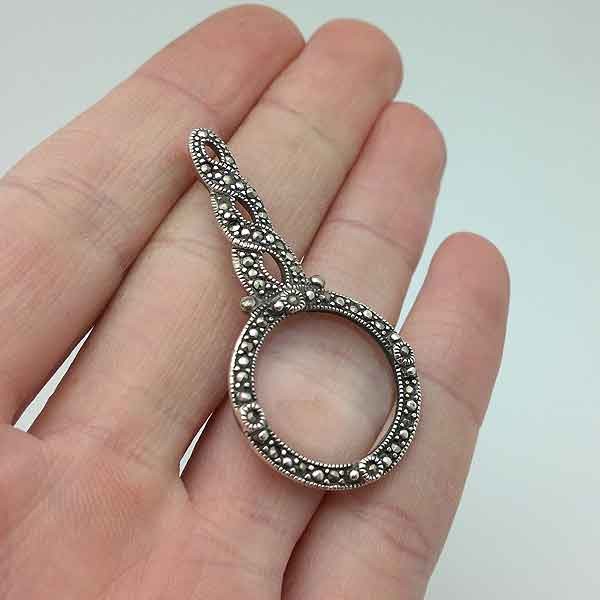 Pendant magnifying glass with marcasites