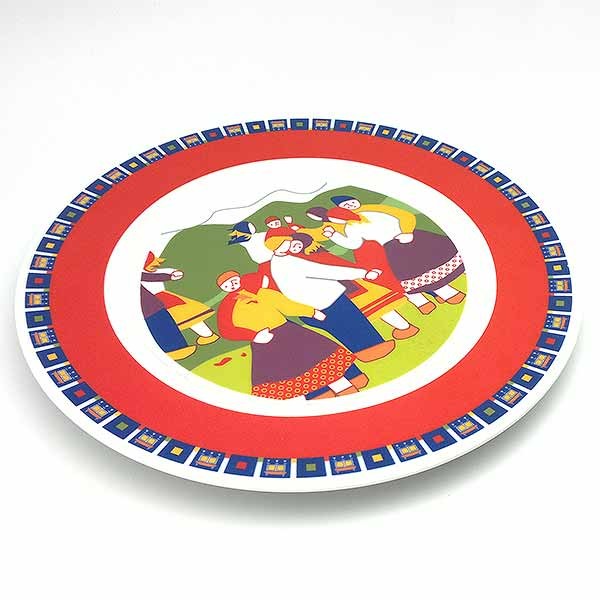 Dancing couple dish, from the Galos brand.