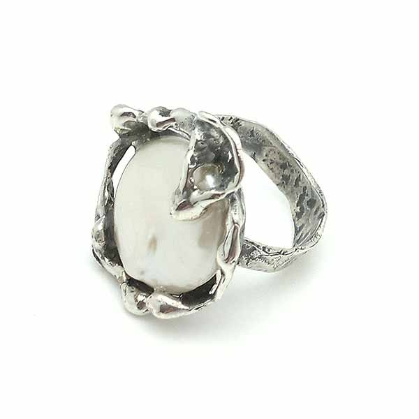 Silver ring, pearl coin