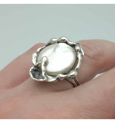 Silver ring, pearl coin