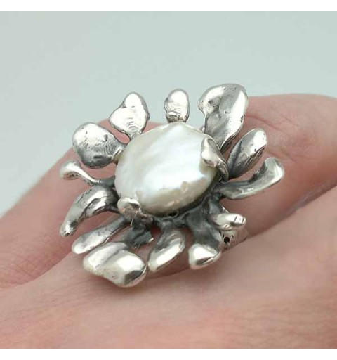 Anillo en plata y perla, joyería contemporánea