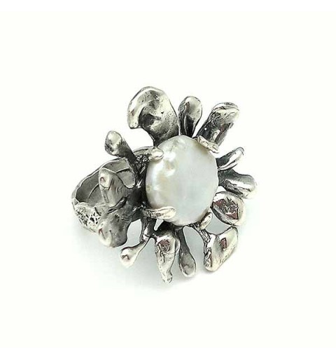 Silver and pearl ring, contemporary jewelry