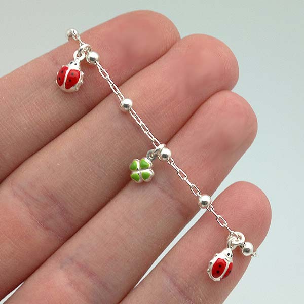 Pulsera mariquitas y tréboles