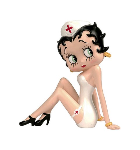 Betty Bopp enfermera sentada