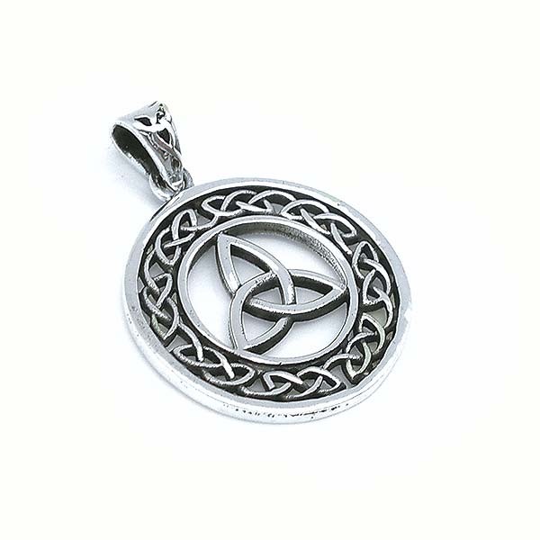 Celtic pendant in the shape of a triquette in silver
