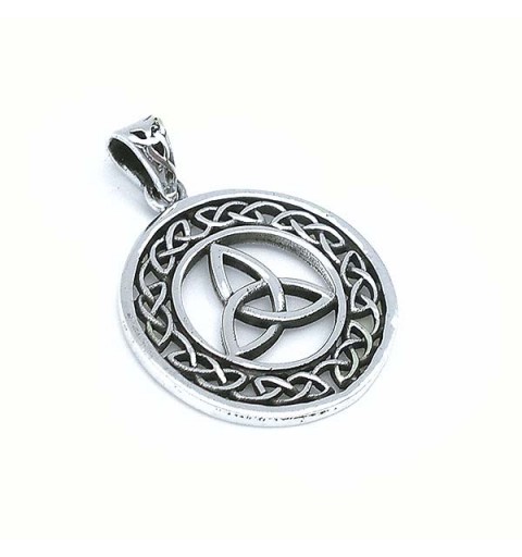 Celtic pendant in the shape of a triquette in silver