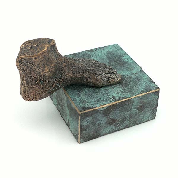 Escultura pie, en bronce, camino Santiago.