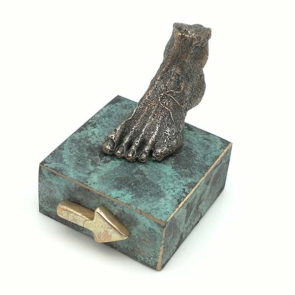 Escultura pie, en bronce, camino Santiago.