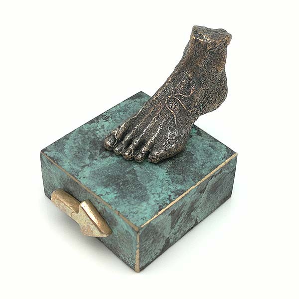 Foot sculpture, in bronze, Santiago way.