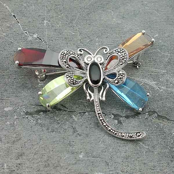 Dragonfly brooch in sterling silver.