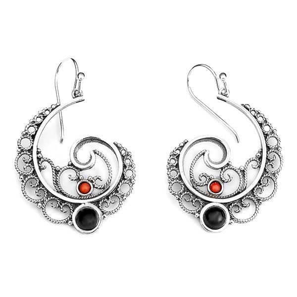 Spiral earrings, in sterling silver, jet and coral.