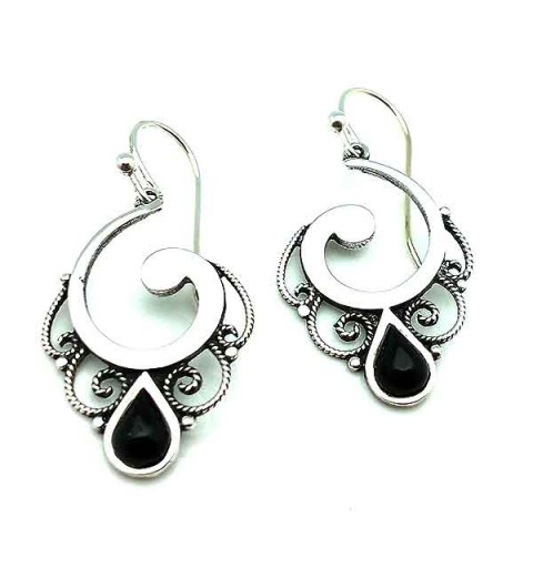 Earrings, in silver and jet, with a spiral shape.