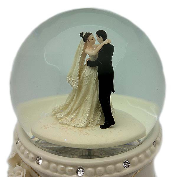 Bola de nieve para pareja bailando ~ Musical ~ 100 mm ~ Enrollar ~ Interior ~ Bailar decoración de boda JR-1341 