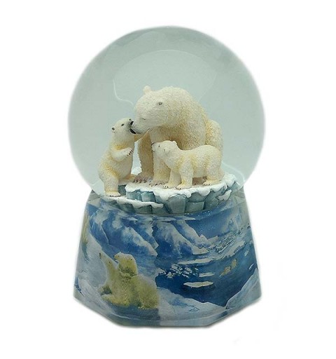 Bola de nieve, con música y movimiento, recreando a una familia de osos polares.