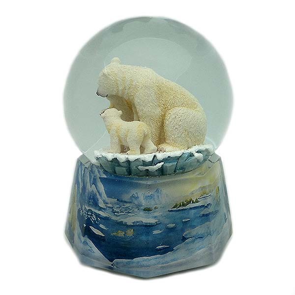 Bola de nieve, con música y movimiento, recreando a una familia de osos polares.