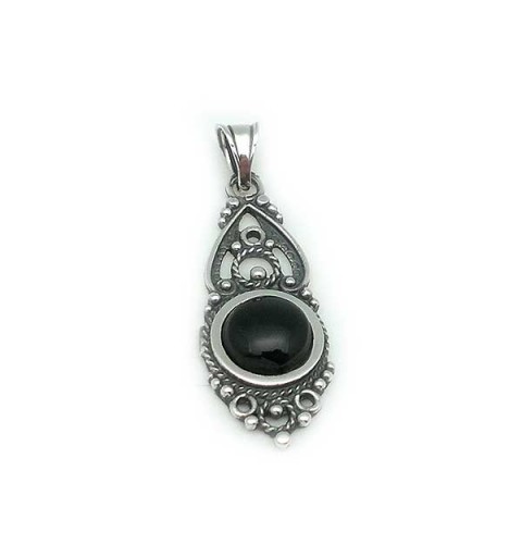 Colgante en plata de ley y azabache, elaborado con la técnica de la filigrana