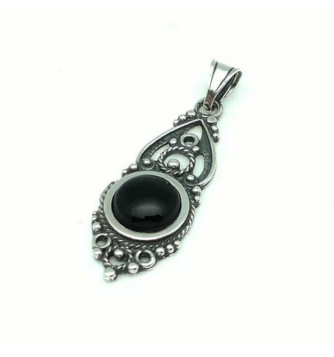 Colgante en plata de ley y azabache, elaborado con la técnica de la filigrana
