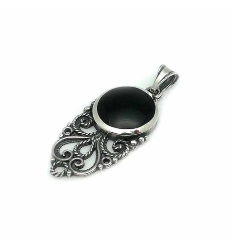 Colgante, elaborado por orfebres con la técnica de la filigrana, en plata de ley y azabache