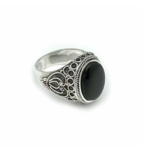 Seal type ring, in sterling silver and jet.