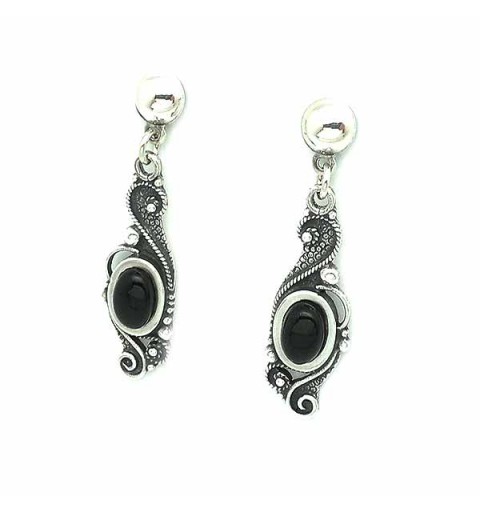 Sterling silver and jet earrings, made with the filigree technique.