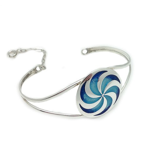 Celtic bracelet with Celtic spiral, in silver and fire enamel.