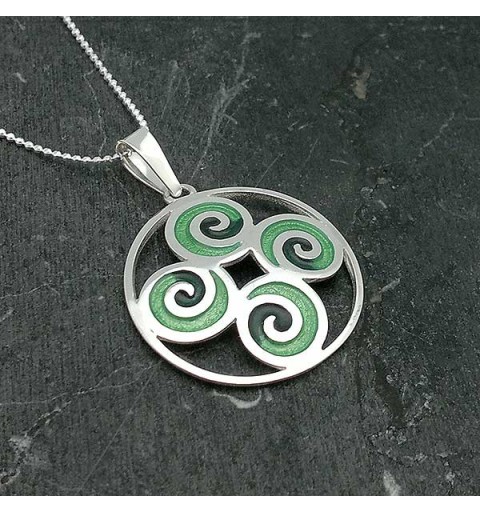 Colgante celta, con forma de espiral, en plata y esmalte a fuego