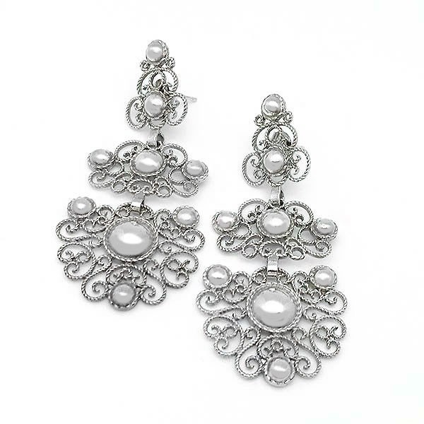 Toad type earrings in silver