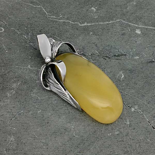 Colgante ámbar lazo