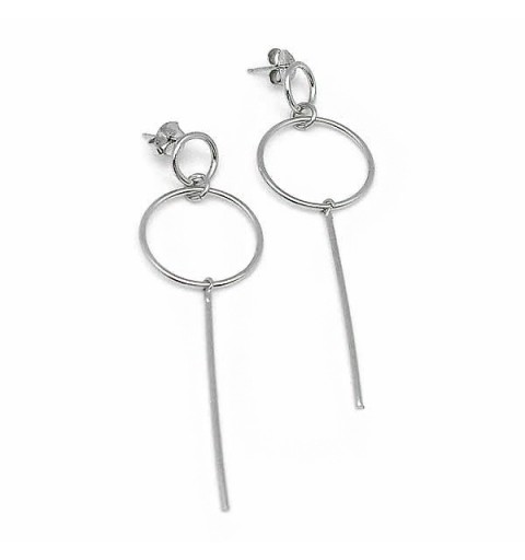 Minimalist style earrings, in sterling silver.