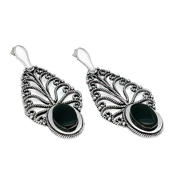 Leaf-shaped earrings, made of sterling silver and jet.