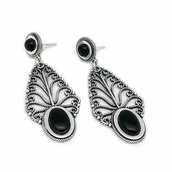Leaf-shaped earrings in silver and jet.