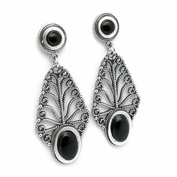 Leaf-shaped earrings in silver and jet.