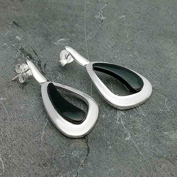 Pendientes modernos en plata y azabache