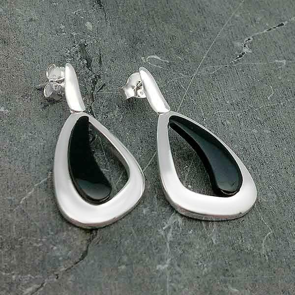 Pendientes modernos en plata y azabache