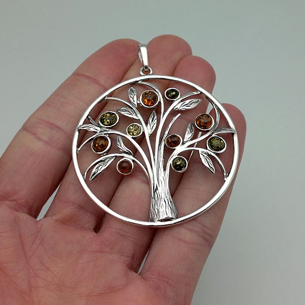Big Tree life pendant with amber