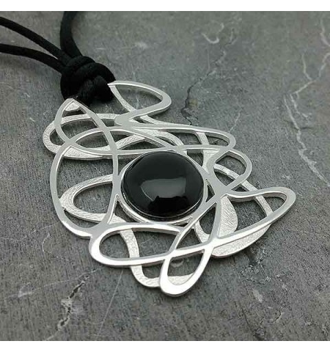 Colgante plata y azabache