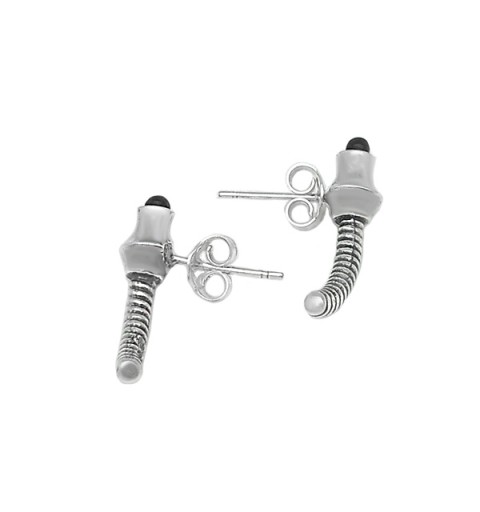Smooth torque earrings with jet