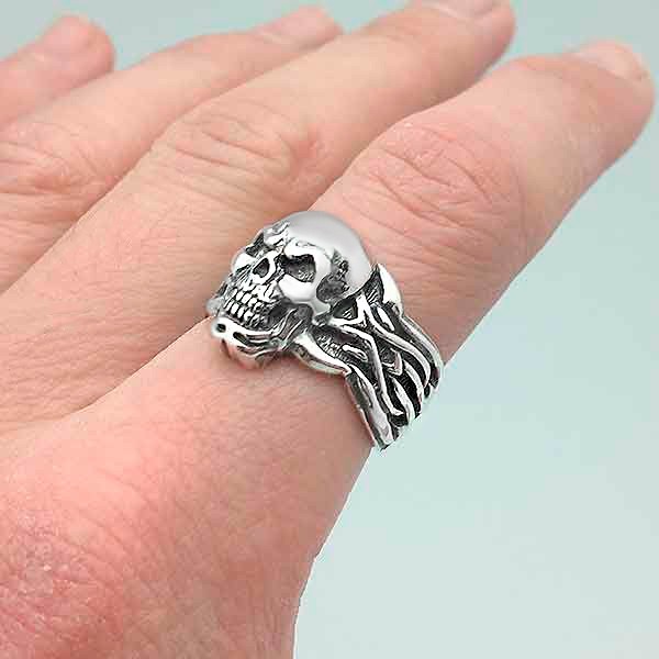 Anillo calavera