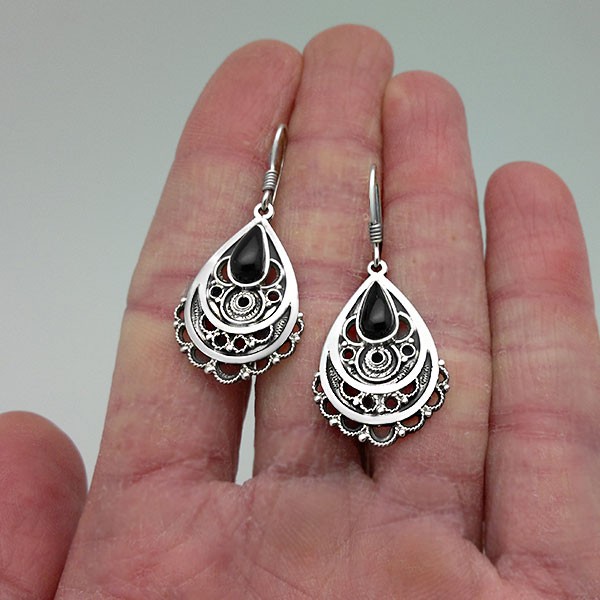 Pendientes largos azabache