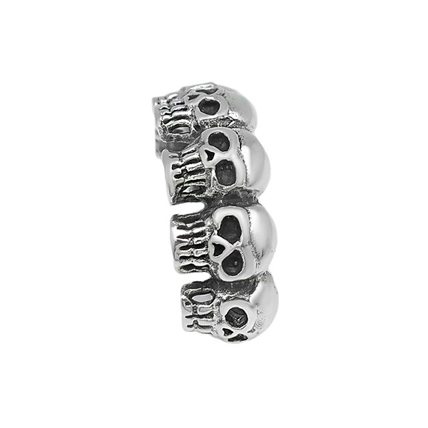 Anillo con seis calaveras, elaborado en plata de ley.