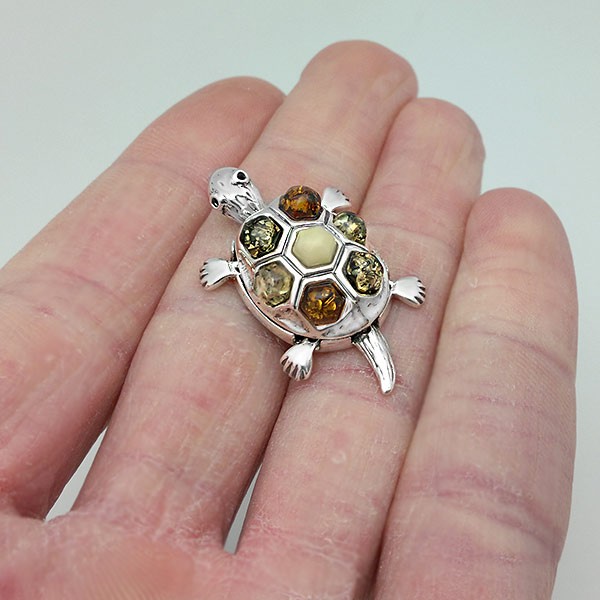 Amber turtle pendant