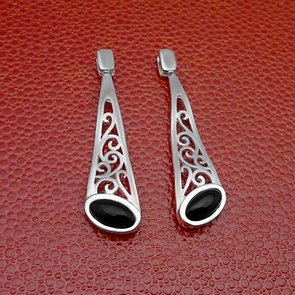 Jet openwork earrings